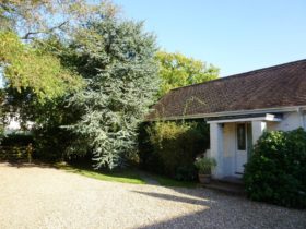 1 bedroom Detached t...